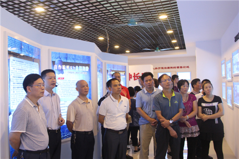梧州市總工會組織干部職工到梧州監(jiān)獄開展警示教育活動。.jpg