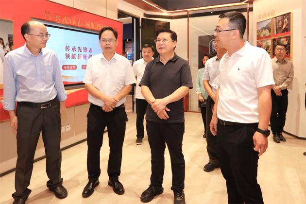 管理年在梧州市溝通交流工作時強調 總結提煉產(chǎn)改工作經(jīng)驗做法 不斷促進產(chǎn)業(yè)工人成長成才