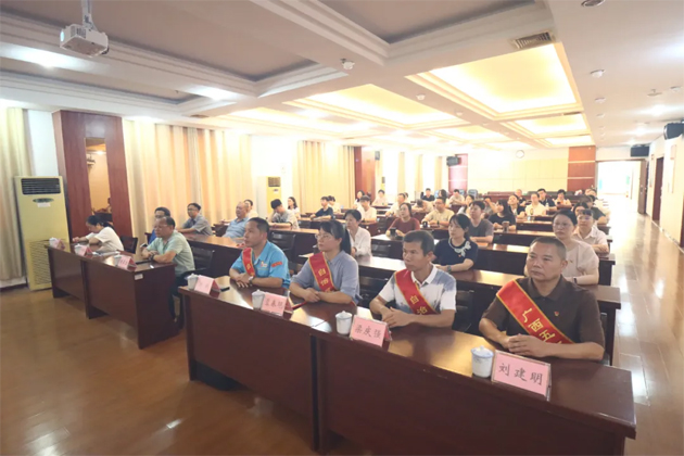 熱血沸騰！梧州市總工會(huì)組織集中收看紀(jì)念中國(guó)人民抗日戰(zhàn)爭(zhēng)暨世界反法西斯戰(zhàn)爭(zhēng)勝利80周年大會(huì)