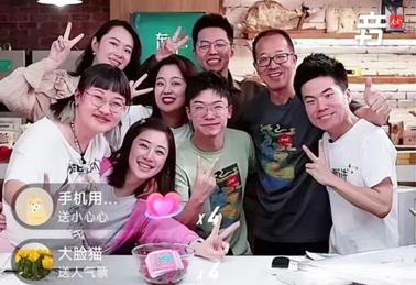 打工新鮮事丨一邊“上課”，一邊“賣大米”，被他的直播語錄圈粉了~
