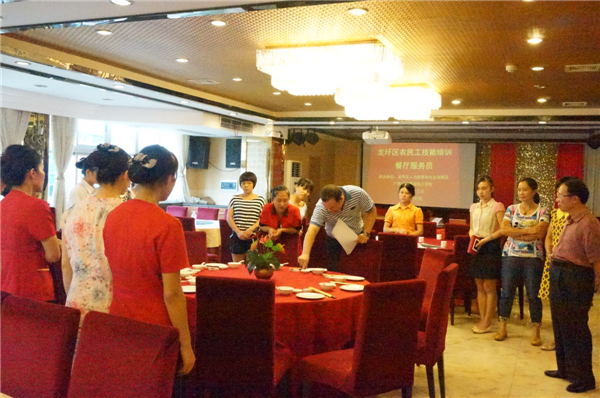 龍圩區(qū)開(kāi)展農(nóng)民工技能培訓(xùn)活動(dòng)